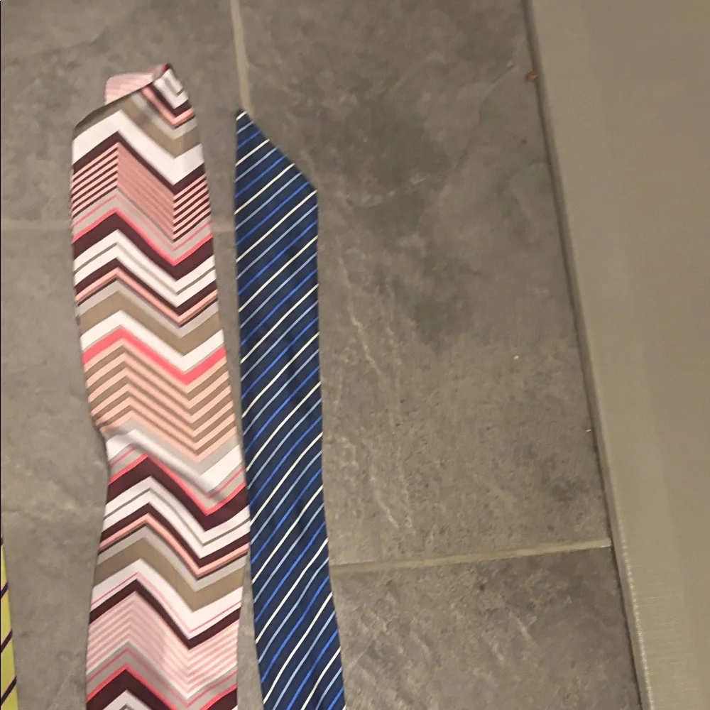Old Navy Women Belt mixed lot Of 6 - All 6 for $15